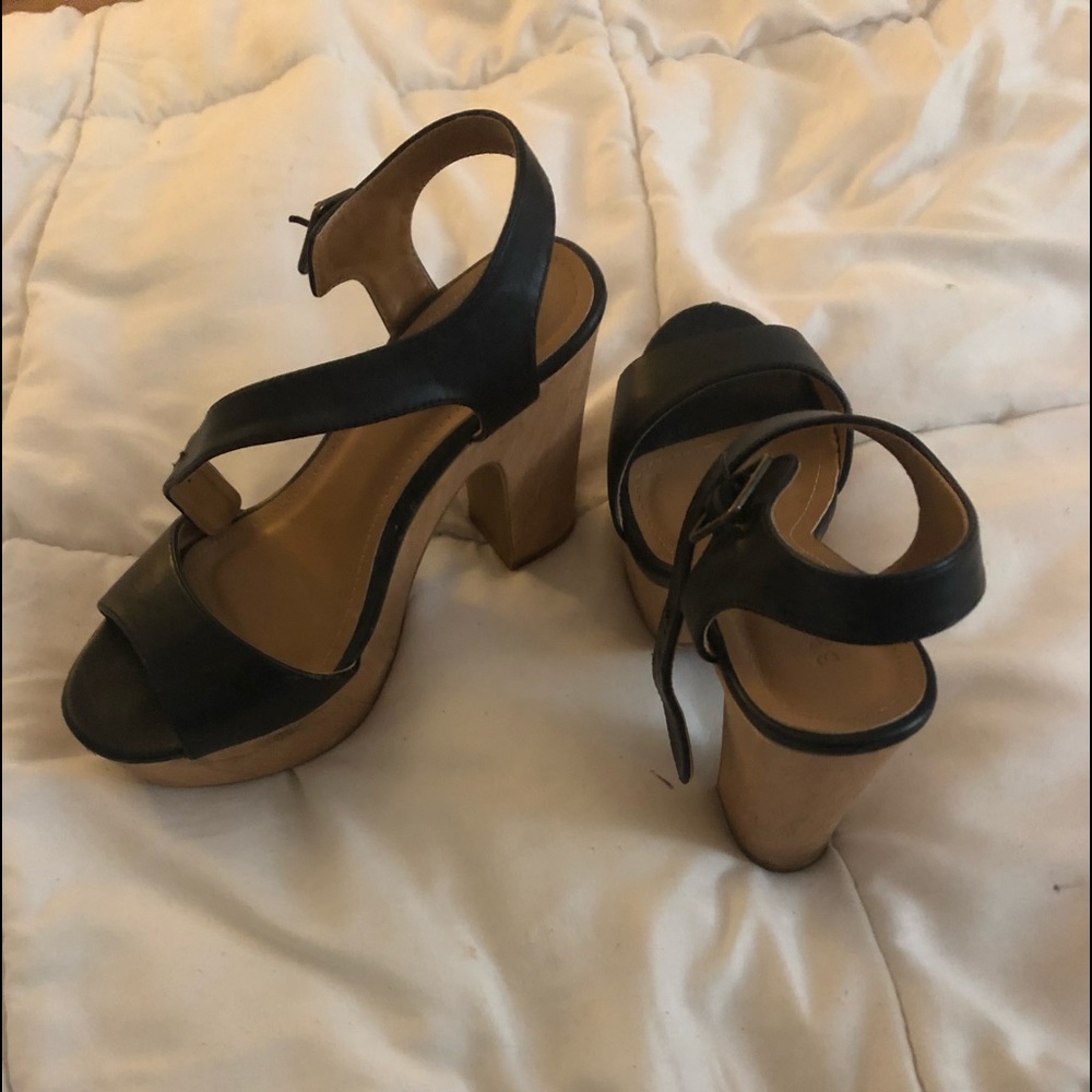 BLACK HEELS